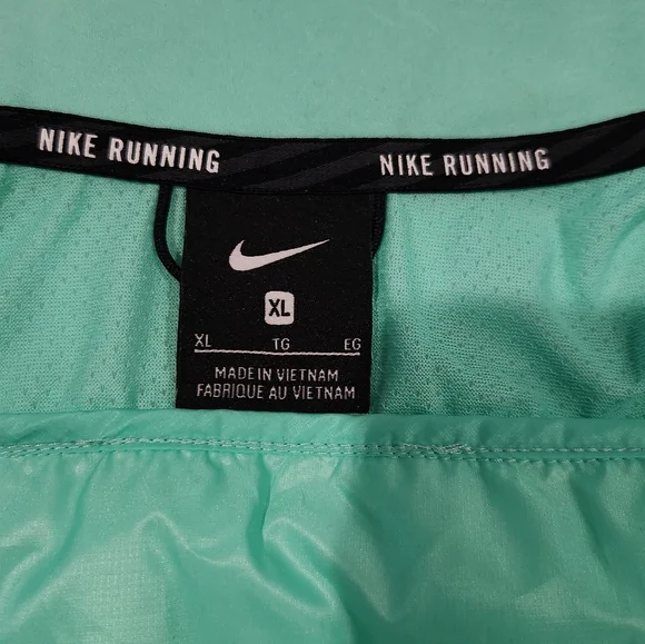 Nike Lightweight Mint Green Running Vest. Size XL - Picture 7 of 8